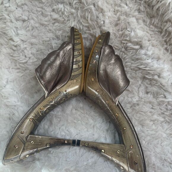 Tony Keuylian leather metallic Bronze and Gold slip on heels sandals EUR SZ38 - Picture 8 of 13